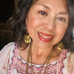 Meet your Posher, Lucia